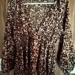 Chic Floral V-Neck Blouse in Brown